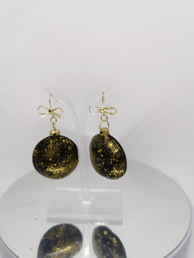 Baubles and Bows 