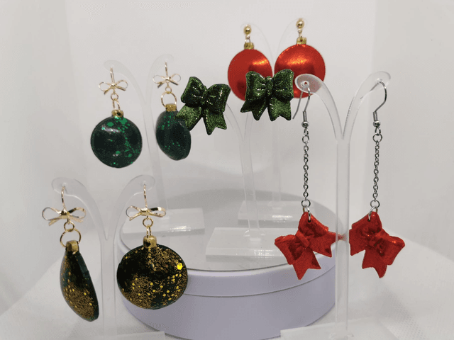 Baubles and Bows 